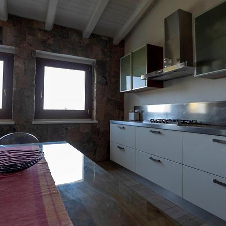 Villa Alba Esclusiva Villa Con Piscina A Sfioro E Vista Mozzafiato Sul Mare Cugnana Bagian luar foto