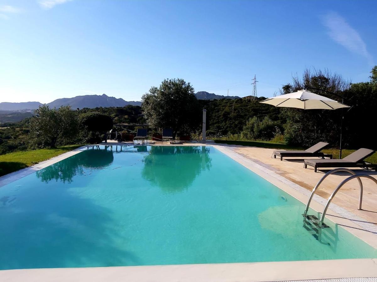 Villa Alba Esclusiva Villa Con Piscina A Sfioro E Vista Mozzafiato Sul Mare Cugnana Bagian luar foto