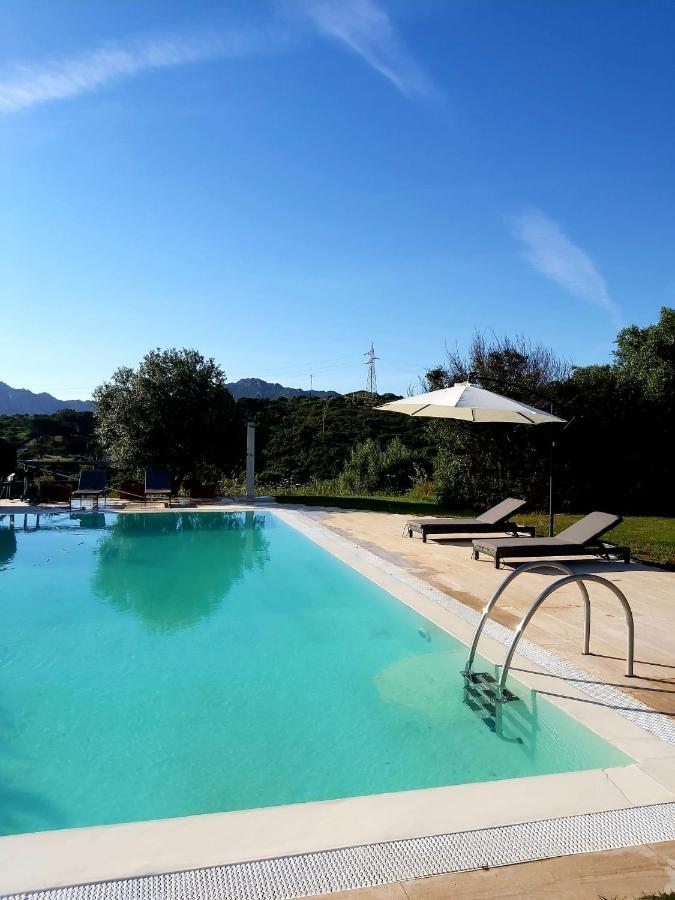 Villa Alba Esclusiva Villa Con Piscina A Sfioro E Vista Mozzafiato Sul Mare Cugnana Bagian luar foto