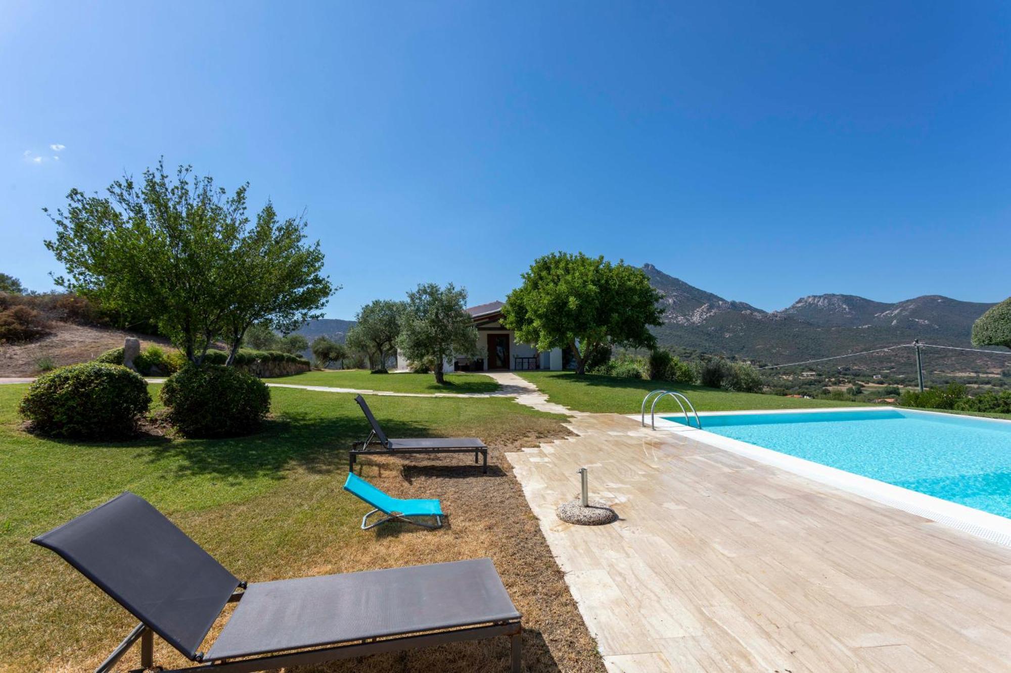 Villa Alba Esclusiva Villa Con Piscina A Sfioro E Vista Mozzafiato Sul Mare Cugnana Bagian luar foto