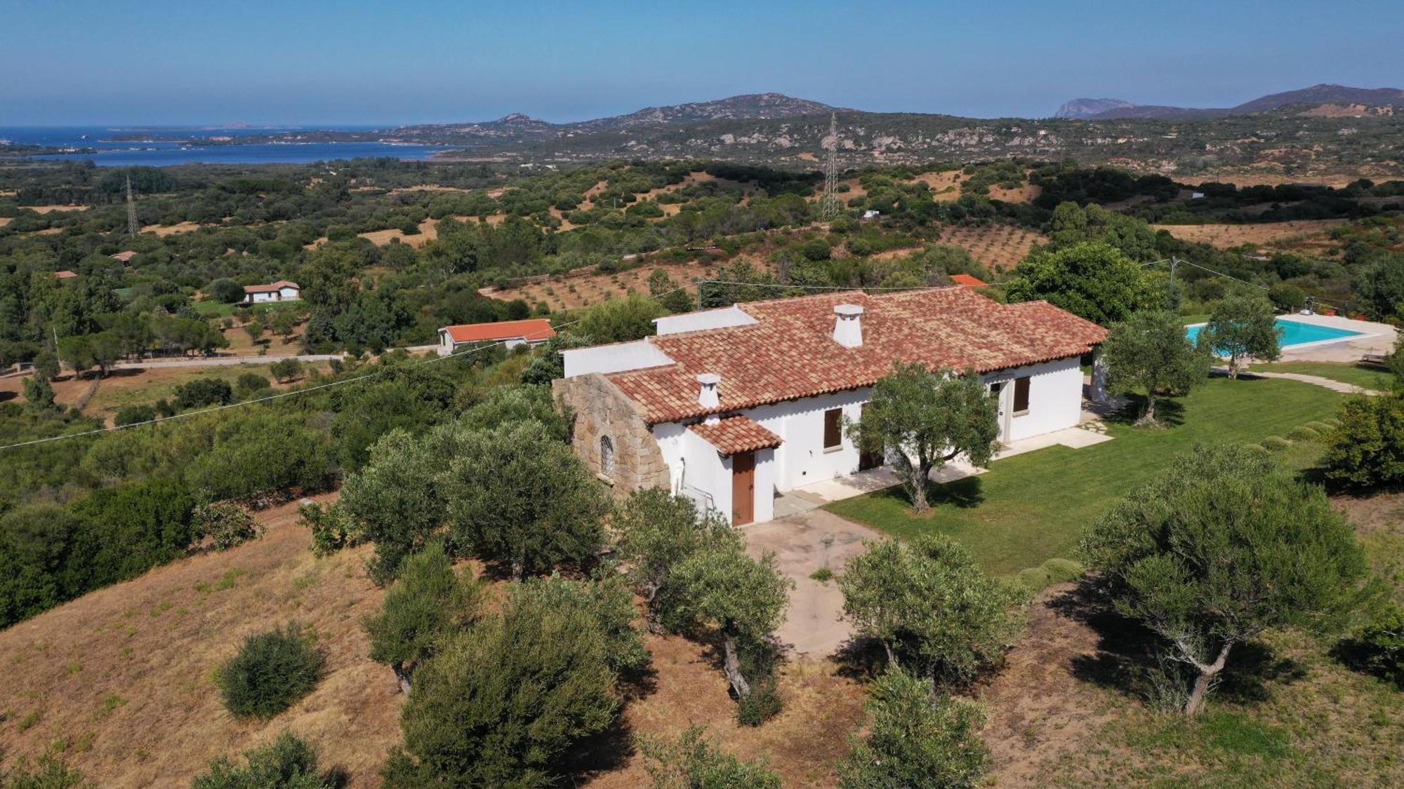 Villa Alba Esclusiva Villa Con Piscina A Sfioro E Vista Mozzafiato Sul Mare Cugnana Bagian luar foto