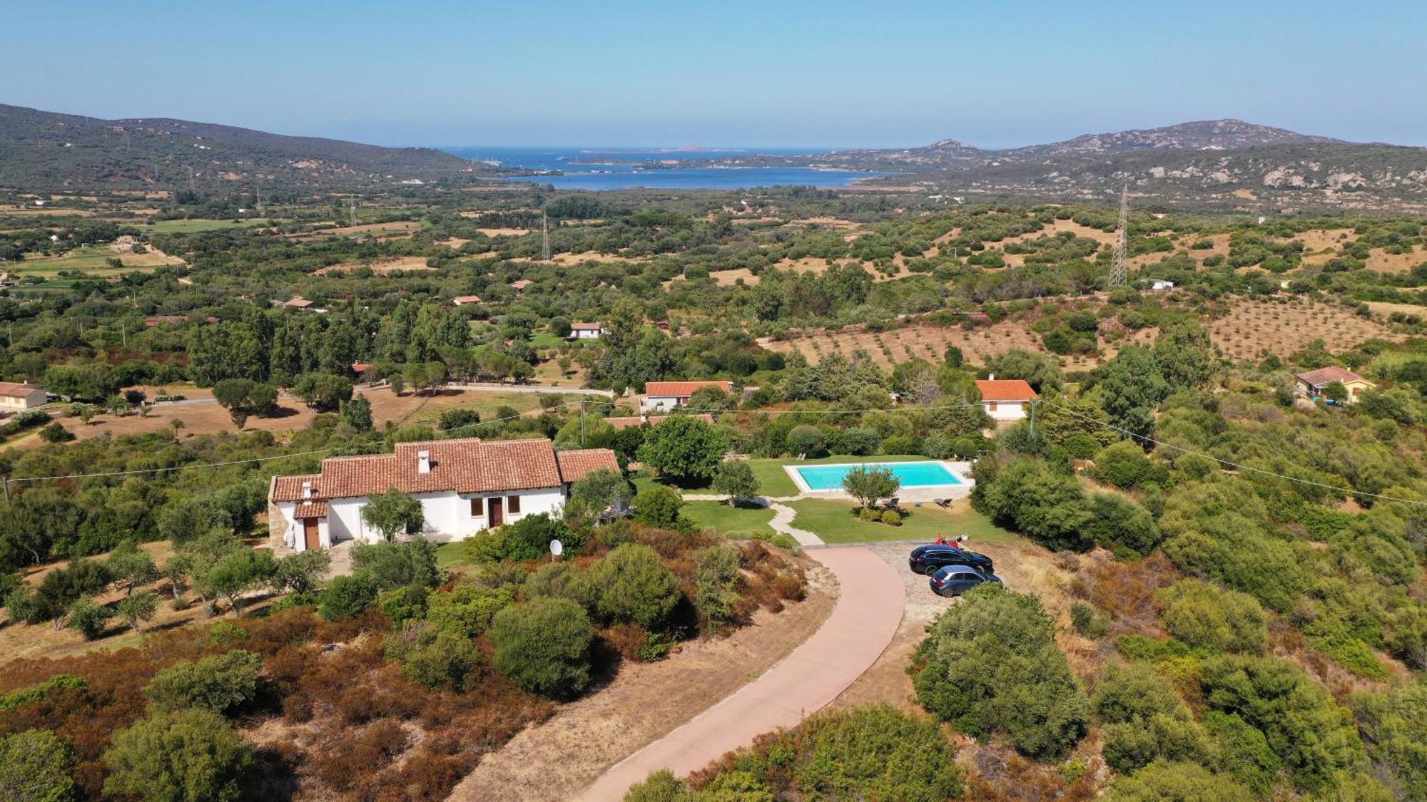 Villa Alba Esclusiva Villa Con Piscina A Sfioro E Vista Mozzafiato Sul Mare Cugnana Bagian luar foto