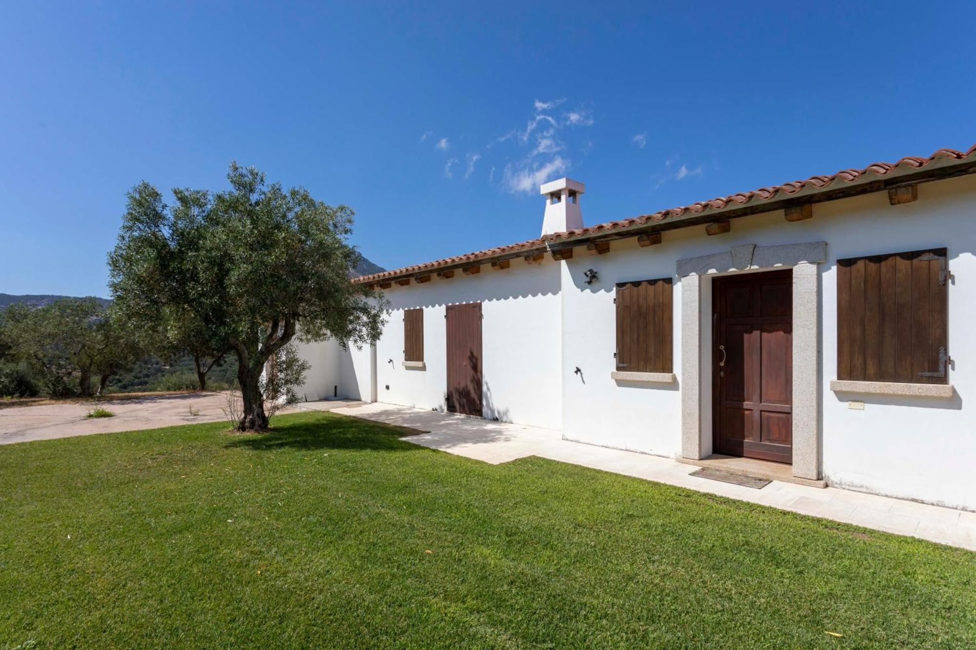 Villa Alba Esclusiva Villa Con Piscina A Sfioro E Vista Mozzafiato Sul Mare Cugnana Bagian luar foto