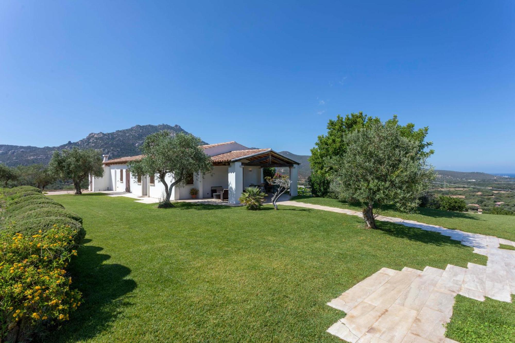 Villa Alba Esclusiva Villa Con Piscina A Sfioro E Vista Mozzafiato Sul Mare Cugnana Bagian luar foto