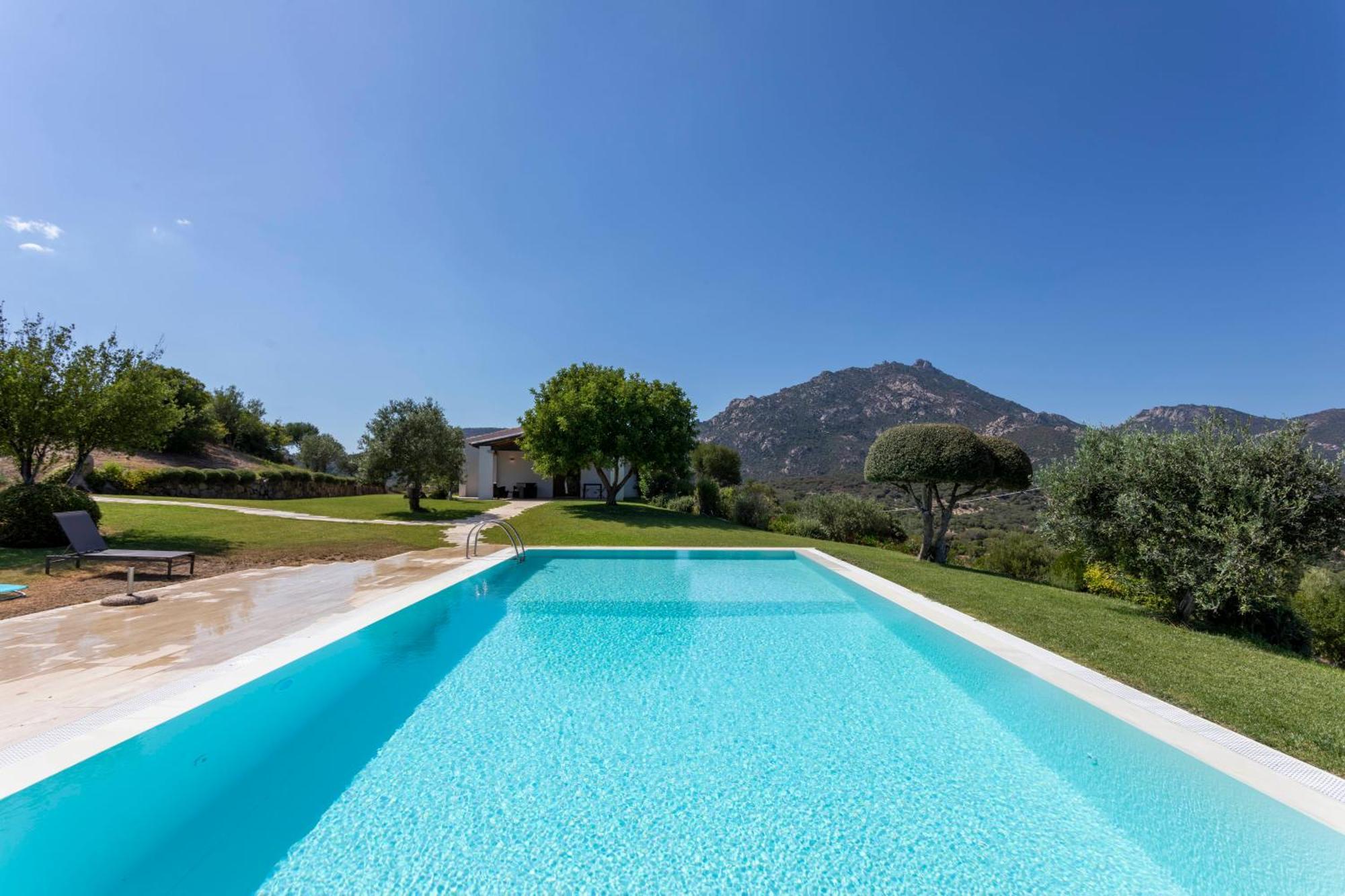 Villa Alba Esclusiva Villa Con Piscina A Sfioro E Vista Mozzafiato Sul Mare Cugnana Bagian luar foto