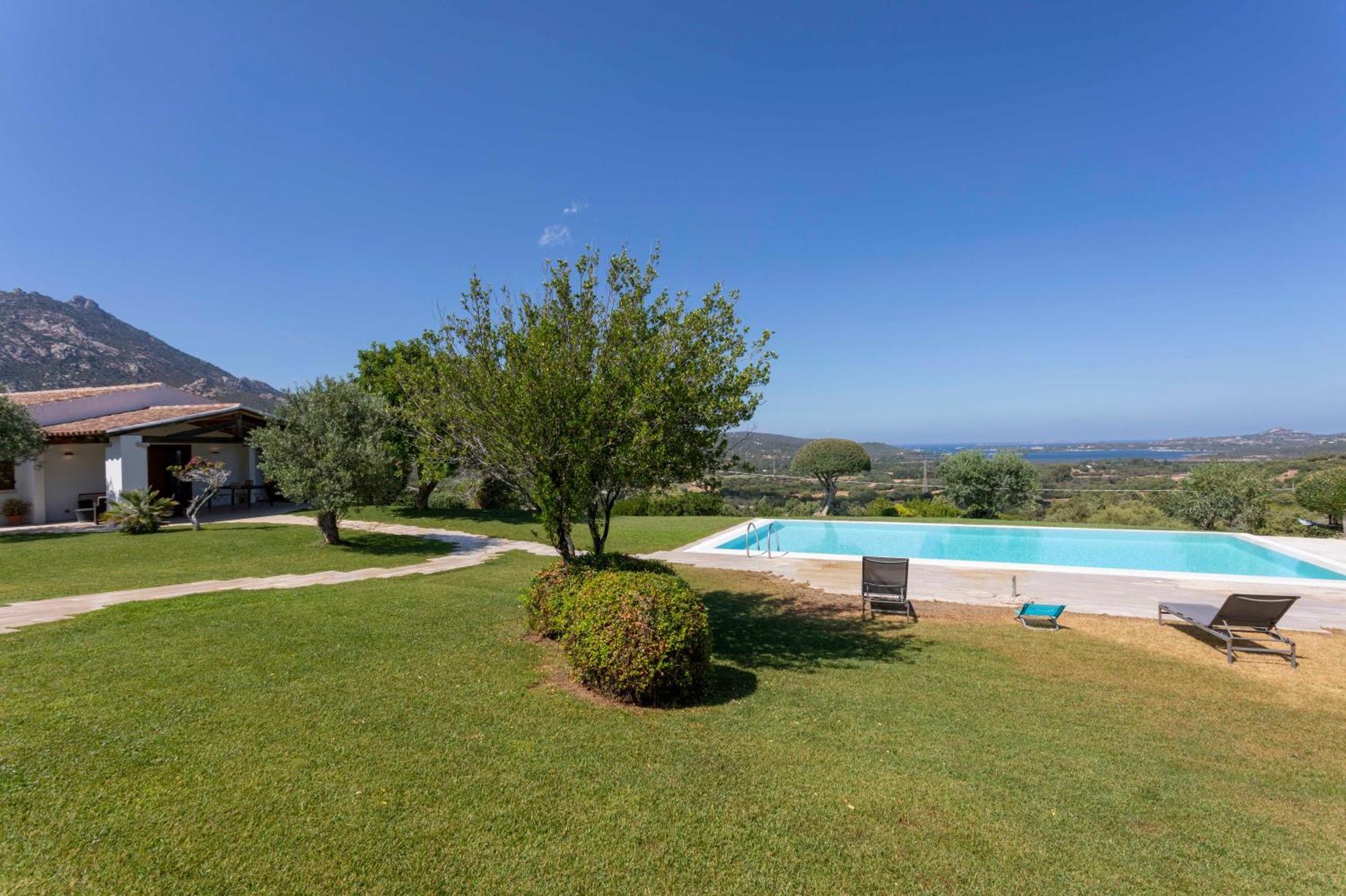 Villa Alba Esclusiva Villa Con Piscina A Sfioro E Vista Mozzafiato Sul Mare Cugnana Bagian luar foto
