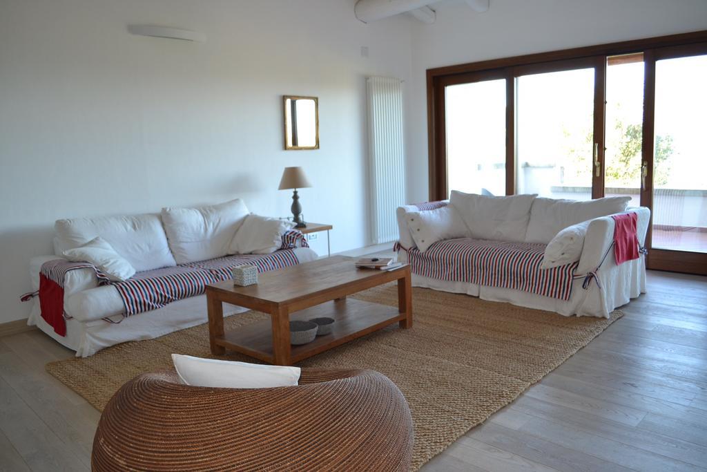 Villa Alba Esclusiva Villa Con Piscina A Sfioro E Vista Mozzafiato Sul Mare Cugnana Bagian luar foto