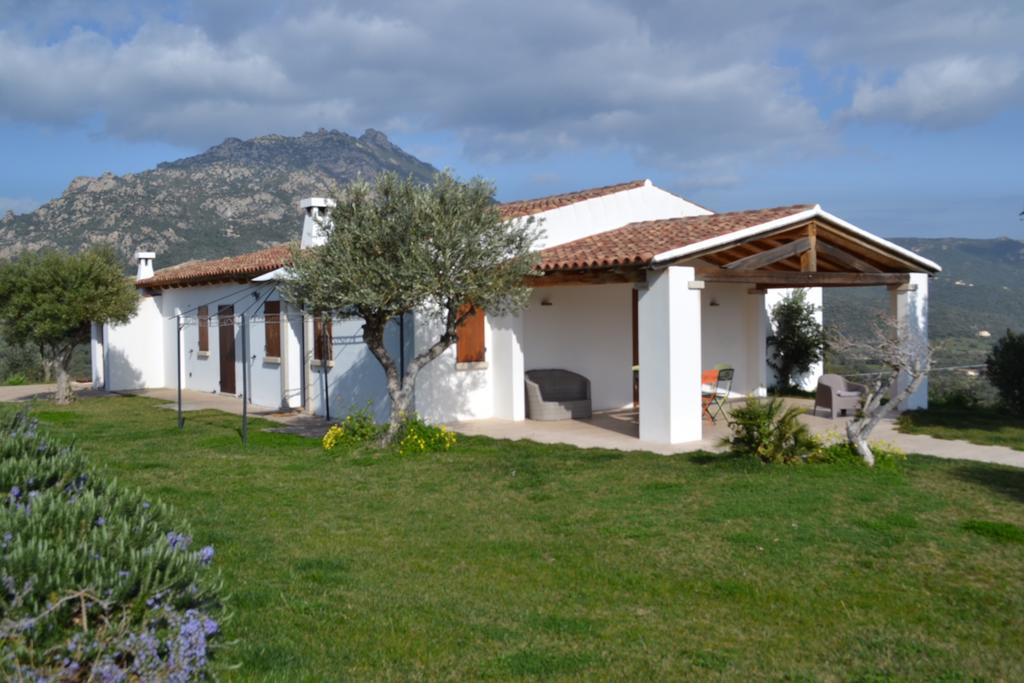 Villa Alba Esclusiva Villa Con Piscina A Sfioro E Vista Mozzafiato Sul Mare Cugnana Bagian luar foto