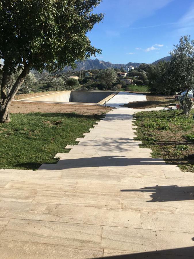 Villa Alba Esclusiva Villa Con Piscina A Sfioro E Vista Mozzafiato Sul Mare Cugnana Bagian luar foto