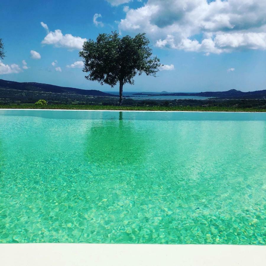 Villa Alba Esclusiva Villa Con Piscina A Sfioro E Vista Mozzafiato Sul Mare Cugnana Bagian luar foto