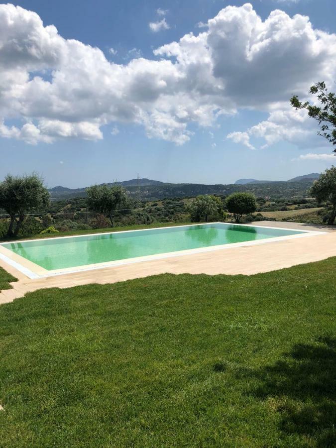 Villa Alba Esclusiva Villa Con Piscina A Sfioro E Vista Mozzafiato Sul Mare Cugnana Bagian luar foto